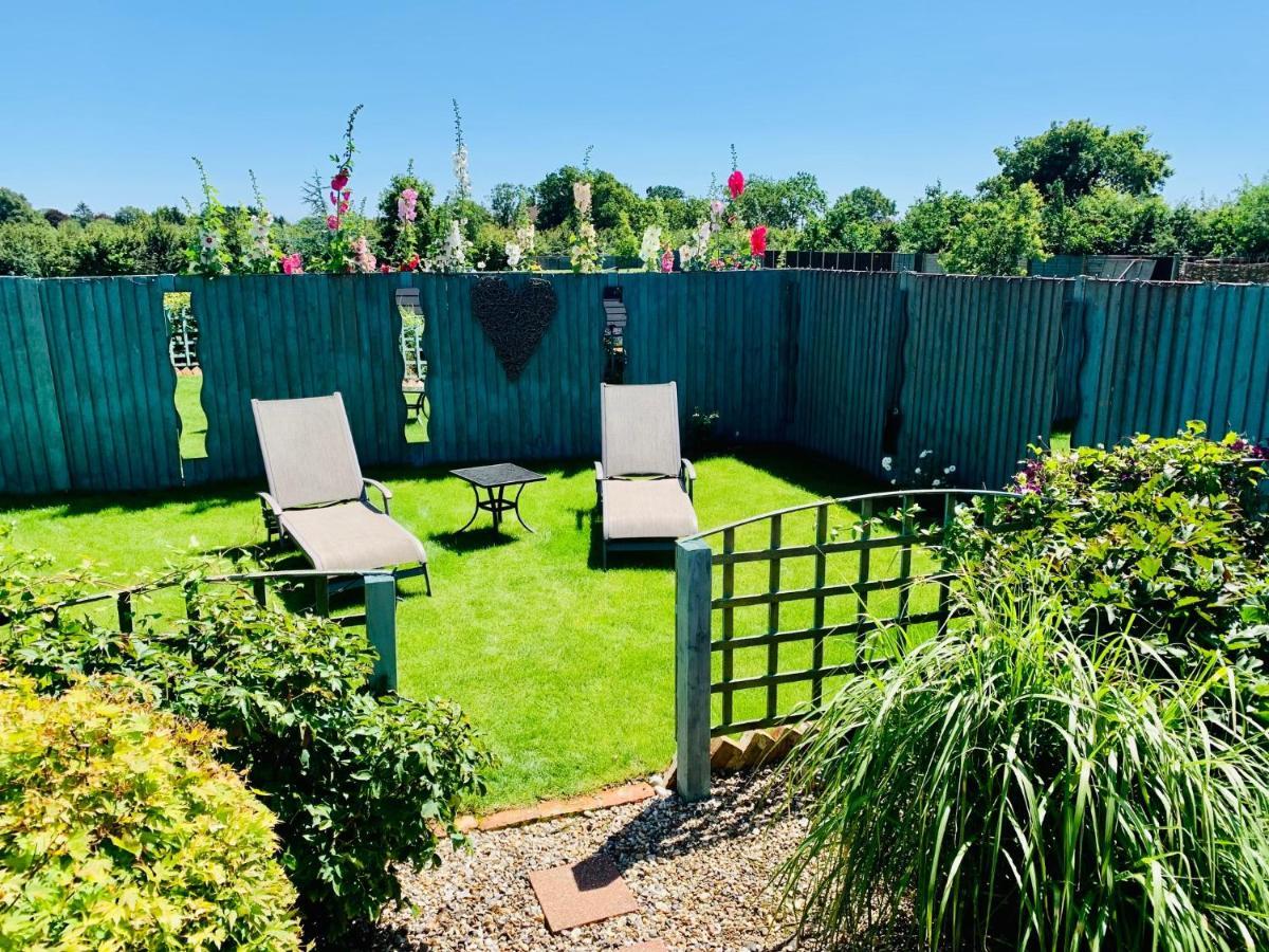 Pheasant Suites Colchester Esterno foto